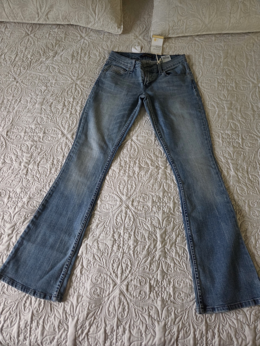 NWT Levi's 524 Too Superlow Skinny Flare Jeans